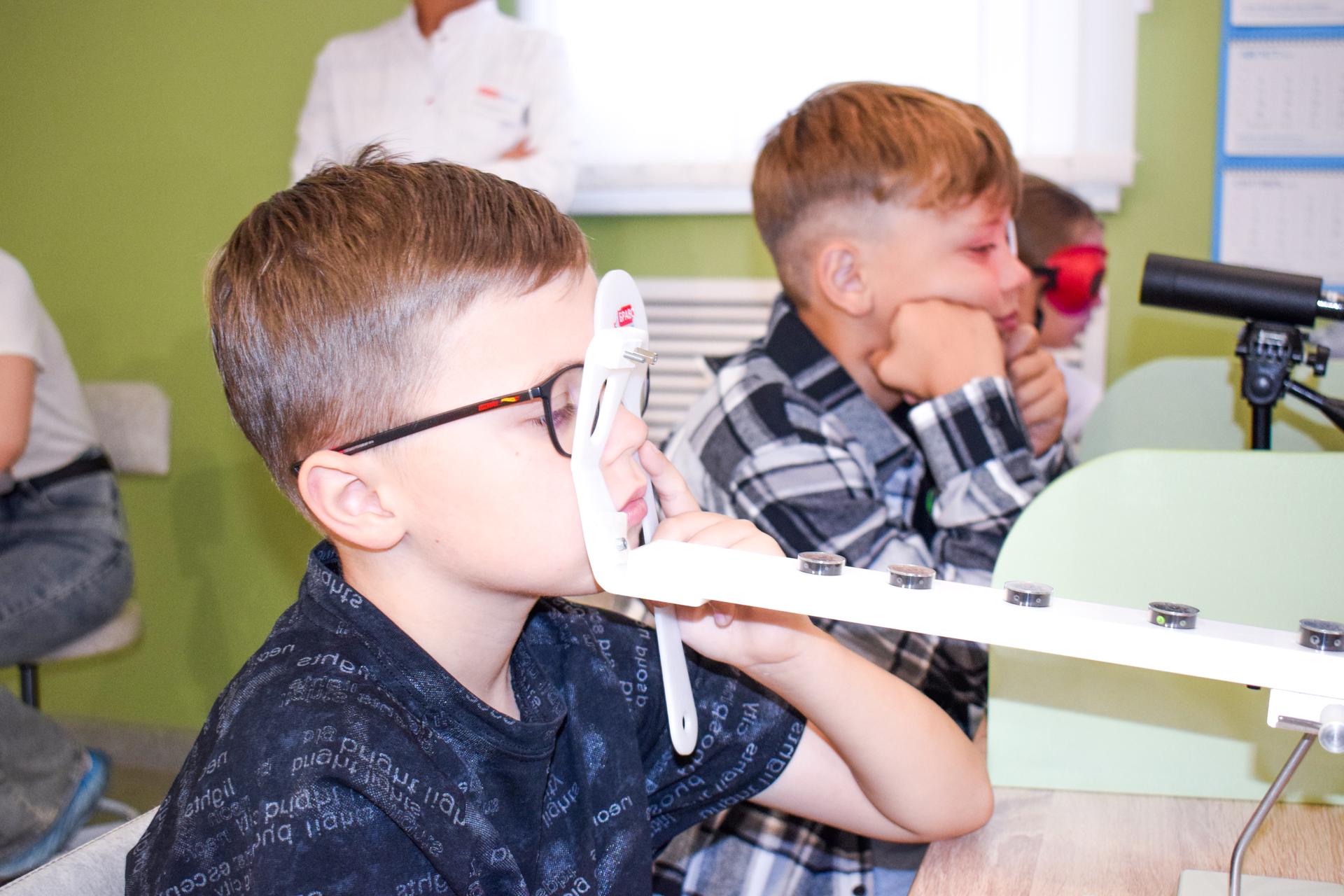 Аппаратное лечение зрения